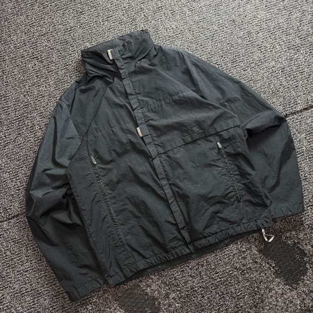 씨피컴퍼니 아카이브 마이크로 나일론 바람막이 3502