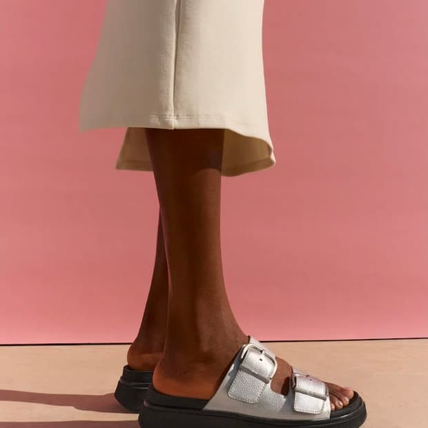 핏플랍(Fitflop) 버클 텀블드 레더 투 바 슬라이드 38size