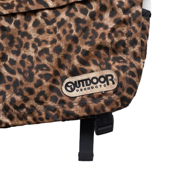 아웃도어 레오파드 메신저백