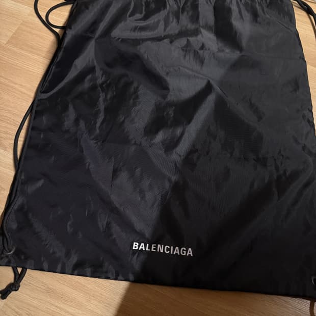 발렌시아가 더스트백, 세컨백