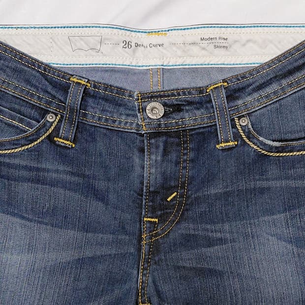[W26] 리바이스 데미 커브 스키니 - 유니크 민트탭 & 플랩 포켓