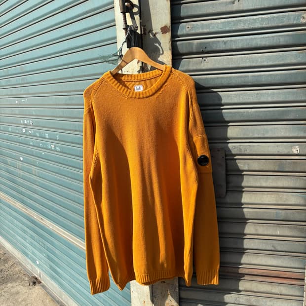 씨피컴퍼니 머스타드 렌즈 스웨터