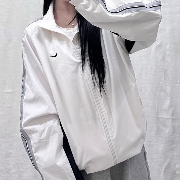 나이키 올드스쿨 바람막이