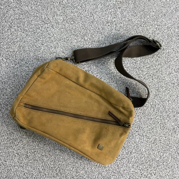 투미 캔버스 크로스백 메신저백 0409J