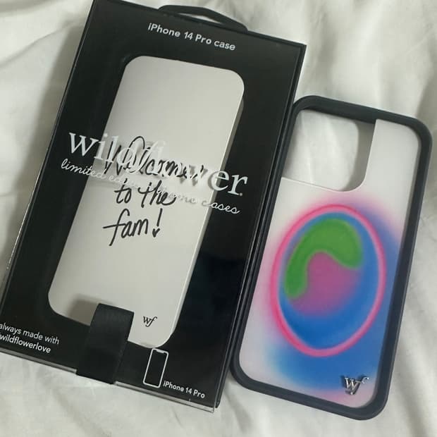 와일드플라워 아이폰 14pro 케이스