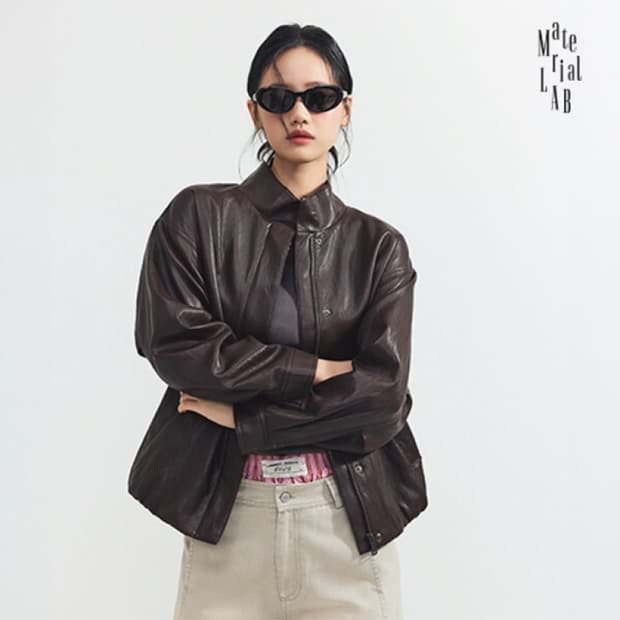 머티리얼랩 26SS 여성 퍼널넥 FAUX 레더 코쿤 자켓