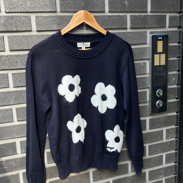 90s Courreges 꾸레쥬 플로럴 롱슬리브 니트 네이비