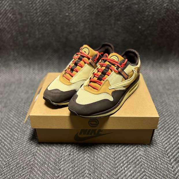 나이키 x 트레비스 스캇 에어맥스1 270