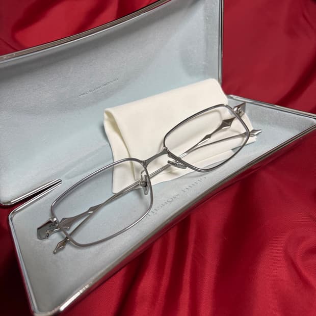 젠틀몬스터 아토믹