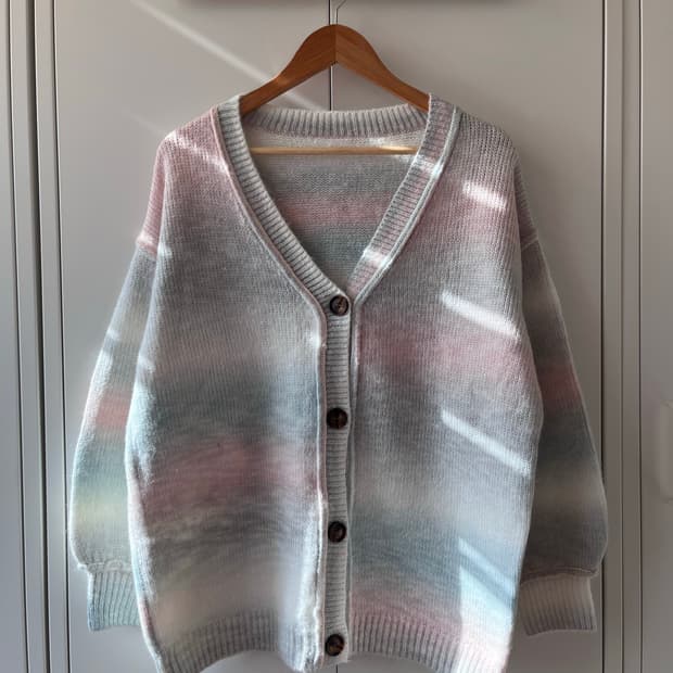 Diavel 솜사탕 그라데이션 니트 가디건