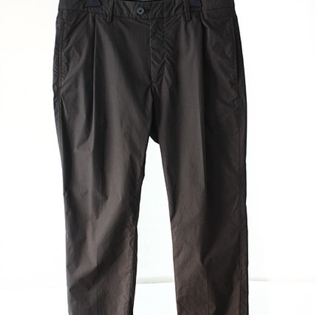 마시모두띠(Massimo Dutti) 남성 원턱 슬림 테이퍼드 치노 팬츠