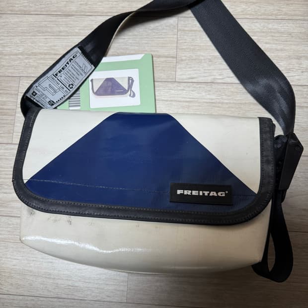 프라이탁 하이파이브오 화이트 네이비 하파오 메신져백 크로스백 가방  택 