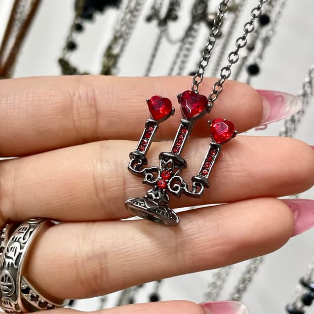 고딕 하트 레드 캔들 네크리스