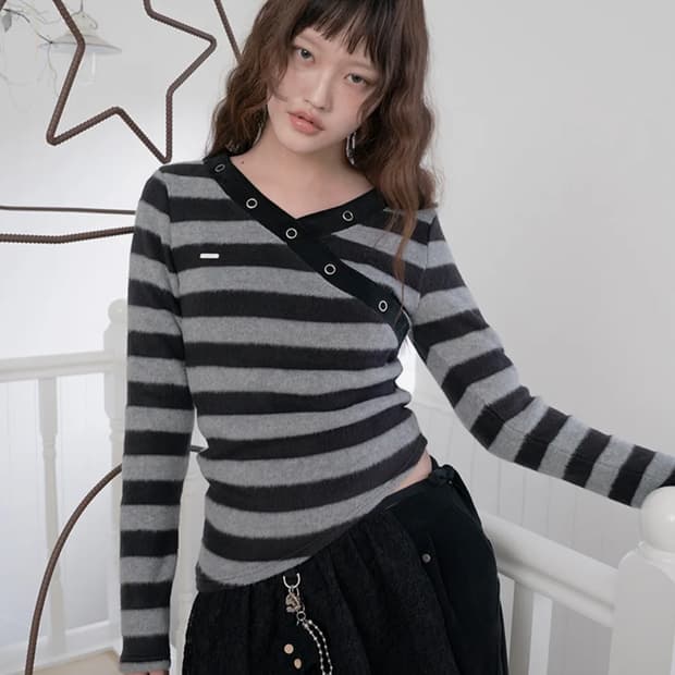 허그유어스킨 스트라이프 브이넥 니트