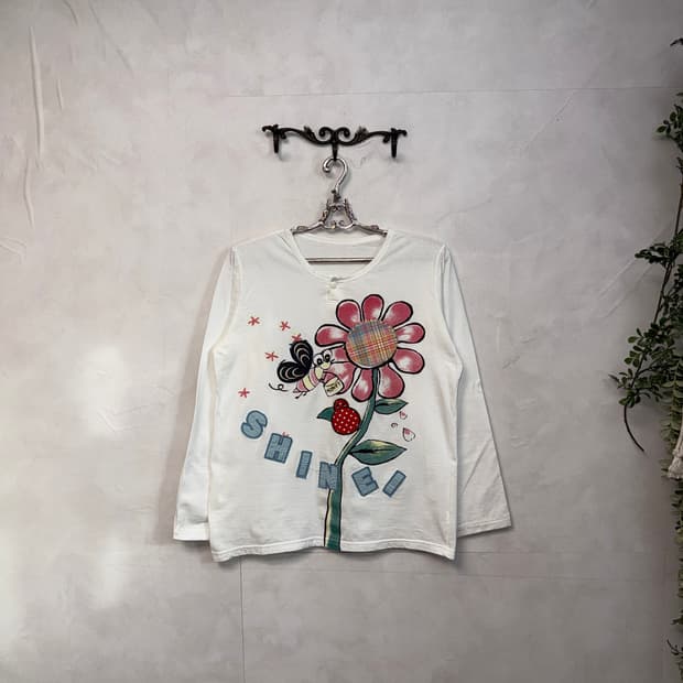 White patch honey bee cotton sleeve