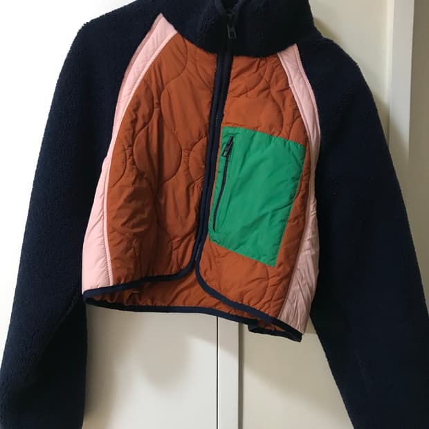 자라 플리스 배색 점퍼