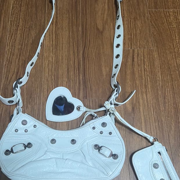 발렌시아가 르카골 xs 화이트