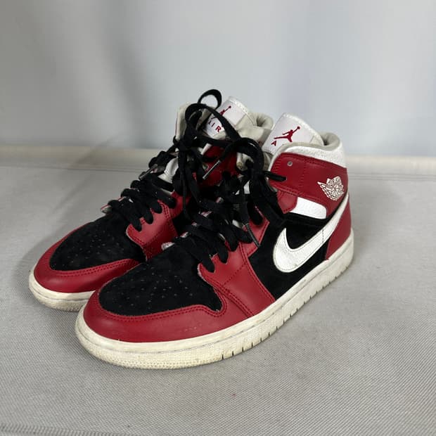 나이키 에어 조던 1 미드 Gym Red Black