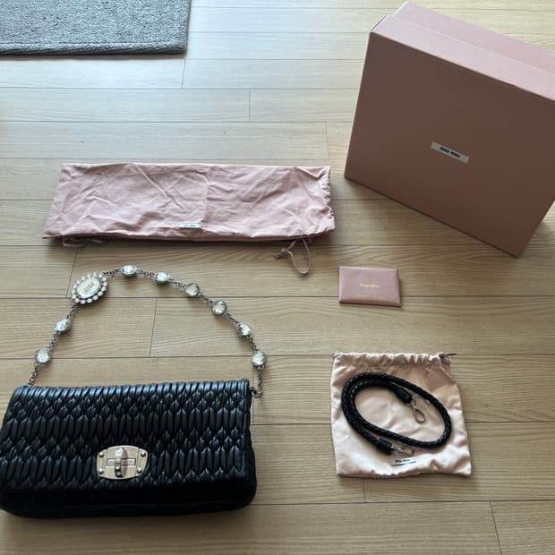 미우미우 나파 크리스탈 5BD233