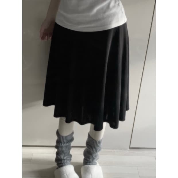 빈티지 블랙 미디 플레어 스커트