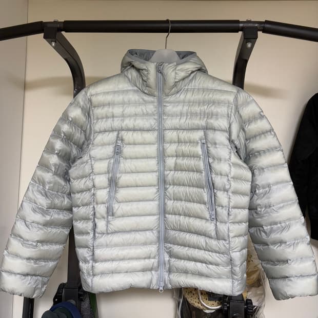 무탠다드 시티레저 경량패딩 L 팔아요