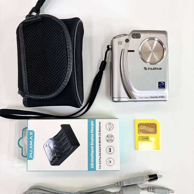 빈티지디카의 정석. 후지 4700z!