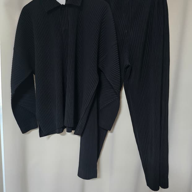 이세이미야케 옴므 플리세 셋업 블랙 상의2 하의1