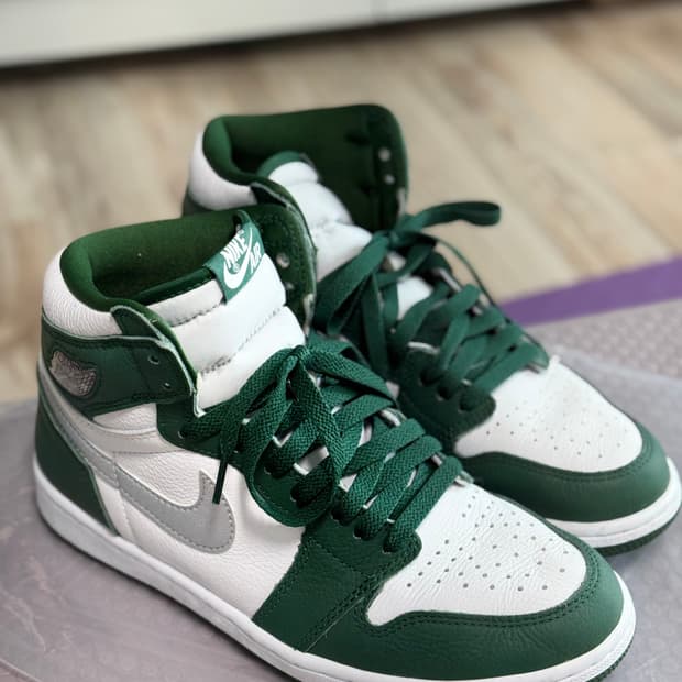 조던1 레트로 하이 OG 골지 그린 (Gorge Green) 상태 최상