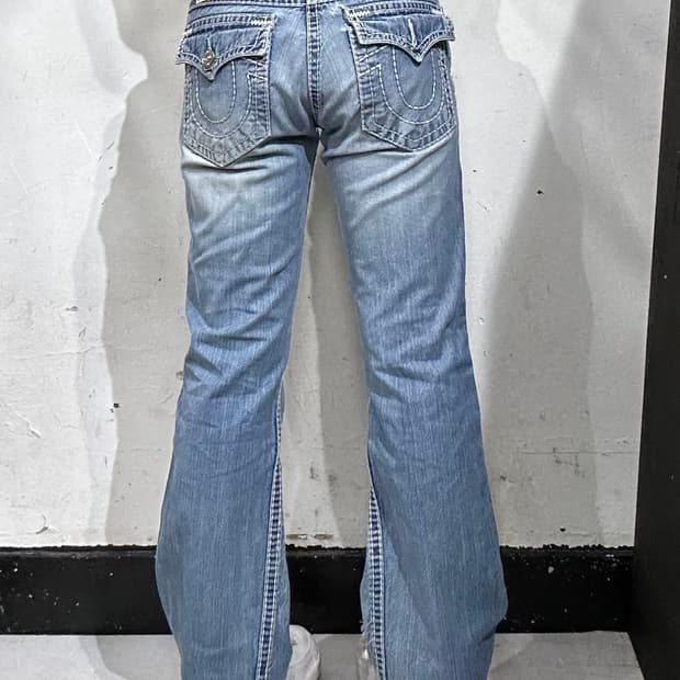 트루 릴리전 연청 와이드 부츠컷 조이 슈퍼 티 데님 부츠컷 청바지