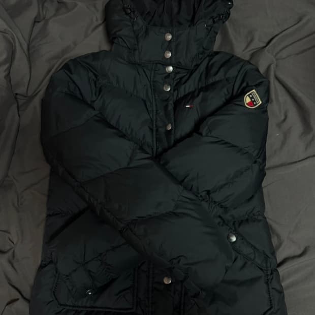 타미힐피거 경량패딩