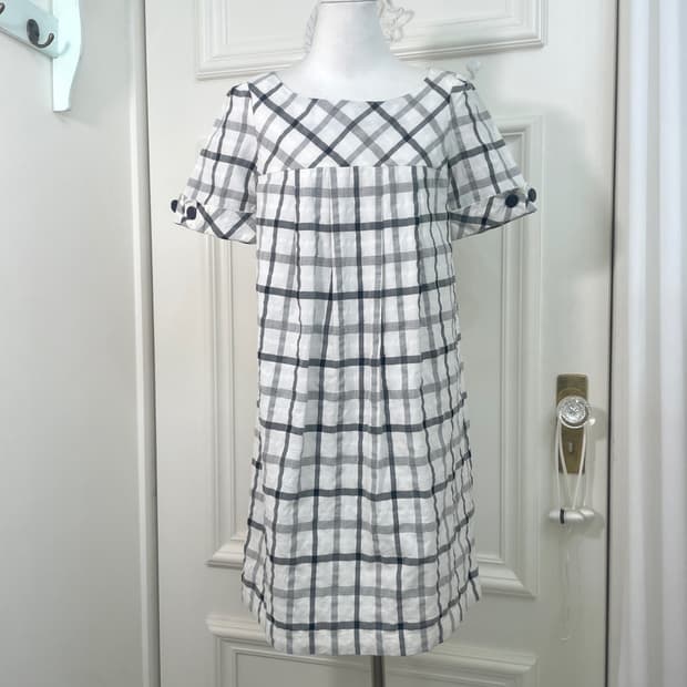 white black check button point summer op