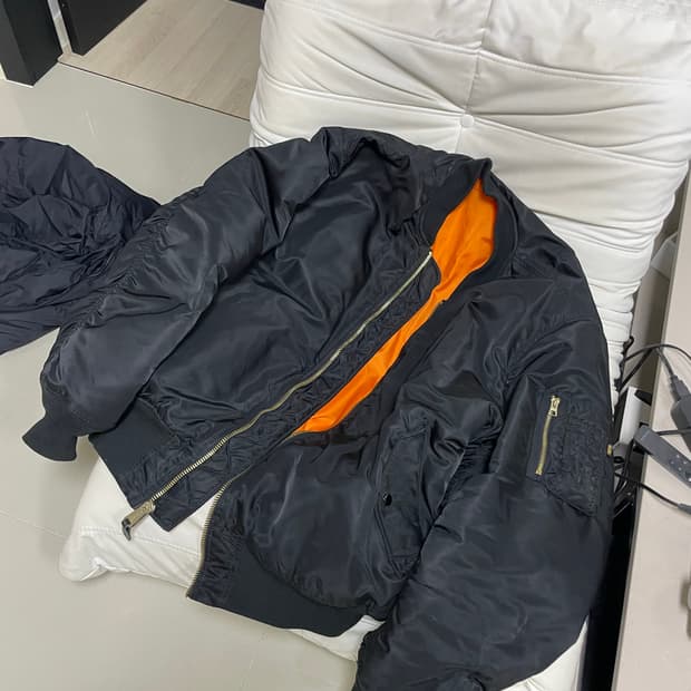 알파인더스트리 봄버 자켓