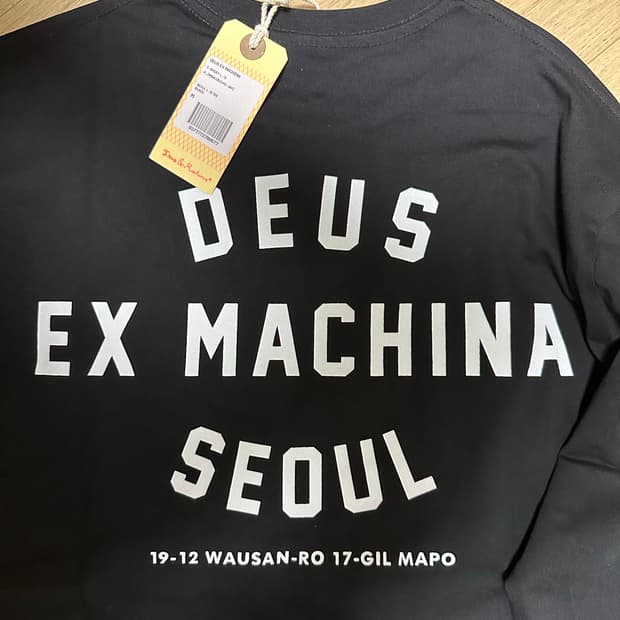 데우스엑스마키나 롱슬리브 M 새상품