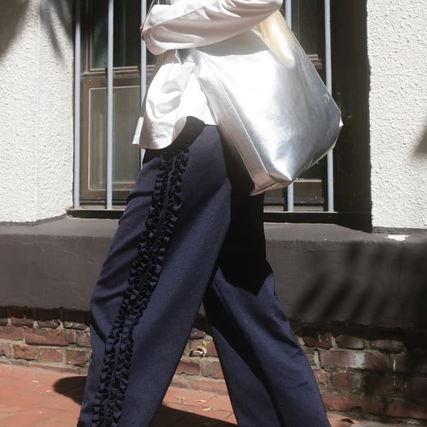 생긴스튜디오 러플 트랙 팬츠 네이비