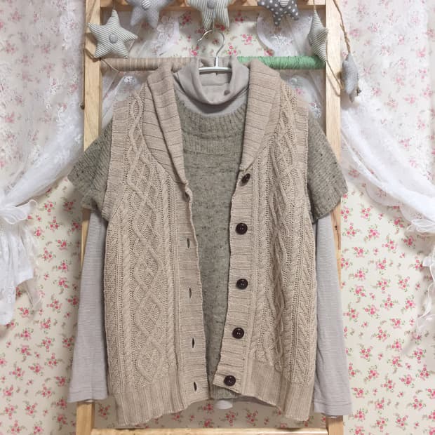 빈티지 모리걸 우드버튼 니트 베스트