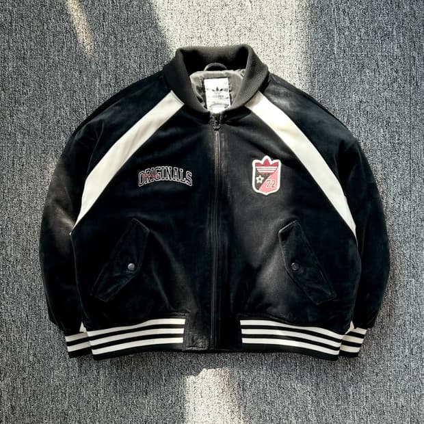 아디다스 안티 유니버시티 바시티 봄버 점퍼 