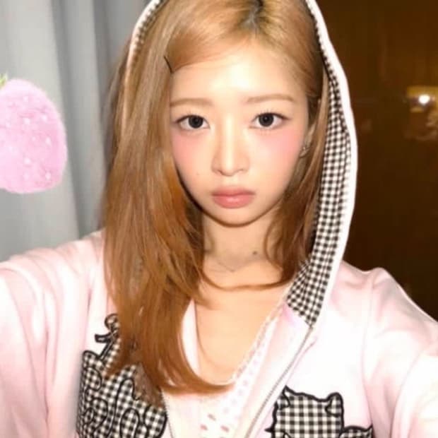 아이브 레이 착용) 샤키리 포지 레이스 탑 핑크 posy 나시