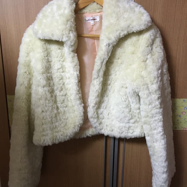 화이트 퍼 자켓🪽🤍