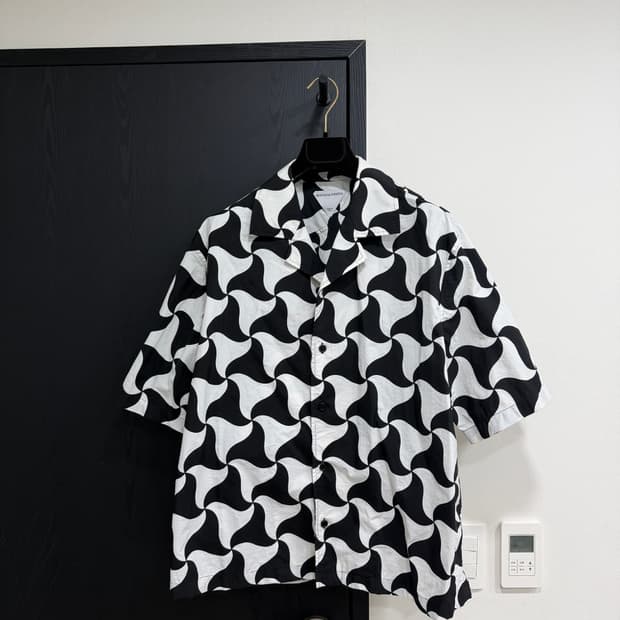 보테가베네타 오픈카라 셔츠 