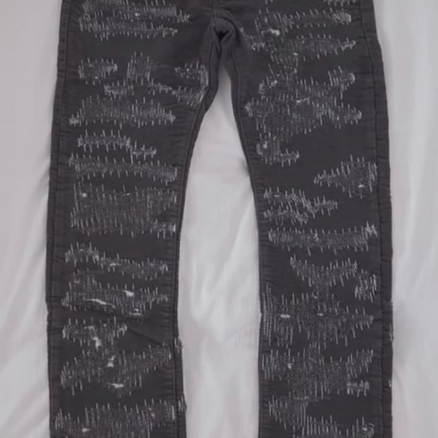 언더마이카 코닉 섹션