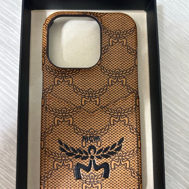 MCM 아이폰 15 프로 핸드폰 케이스