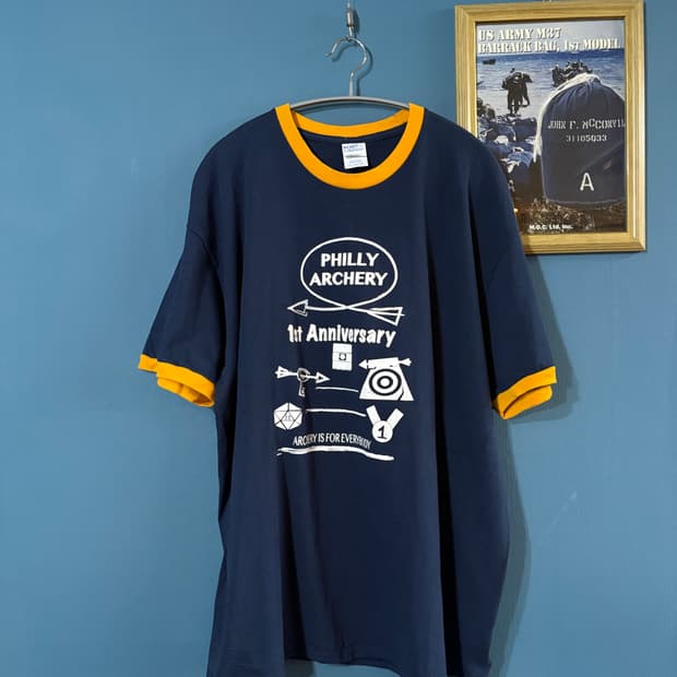 00‘s Philly Archery Ringer Tee