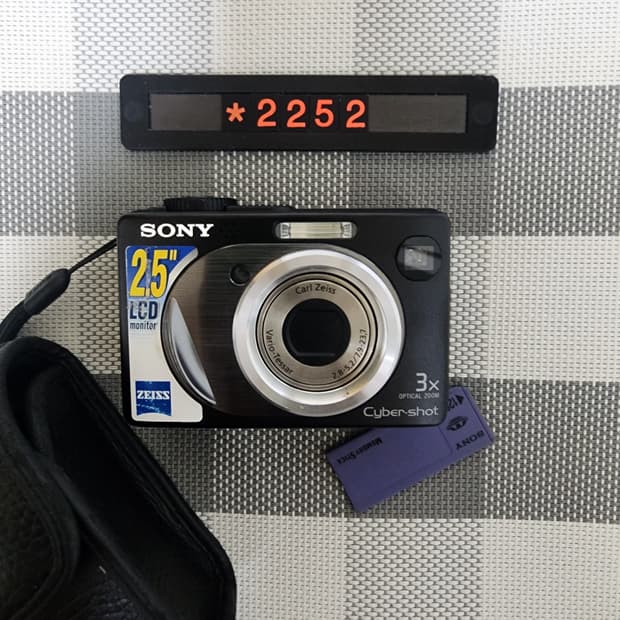 소니 사이버샷 DSC-W 12 실버 디지털카메라 파우치포함
