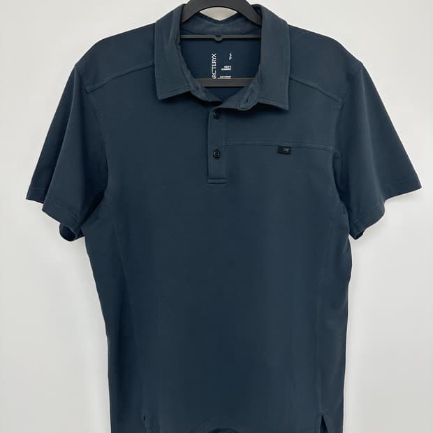 아크테릭스 pk 카라 반팔티