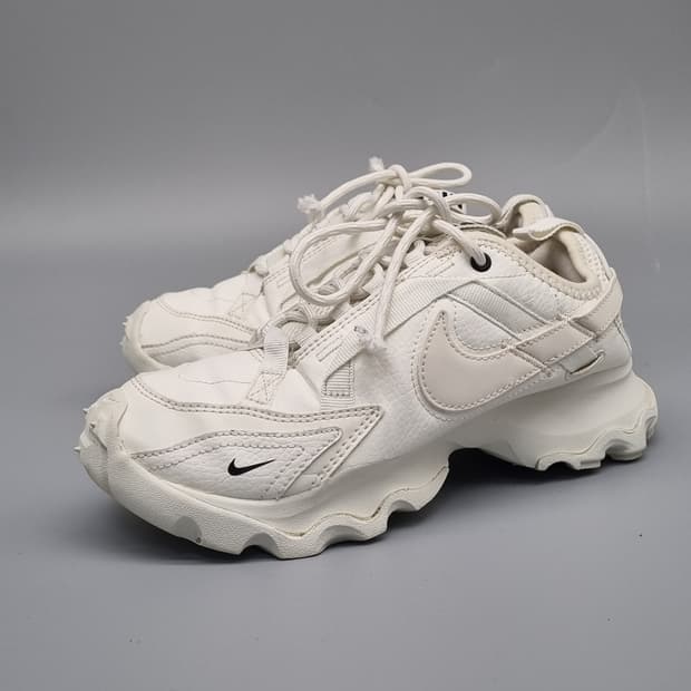 나이키 tc7900 여성운동화 실사이즈220