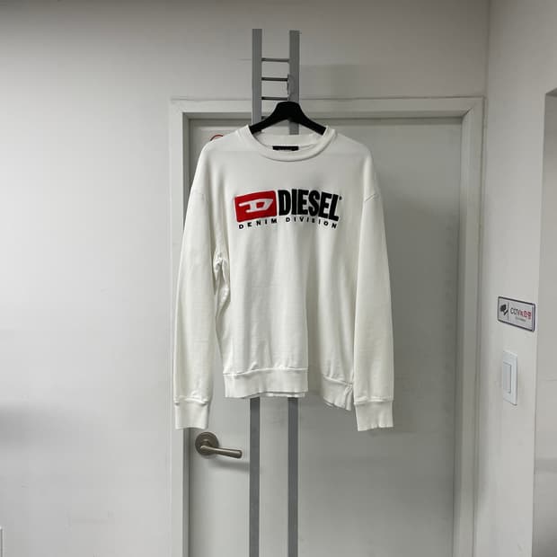 디젤 로고 맨투맨 M