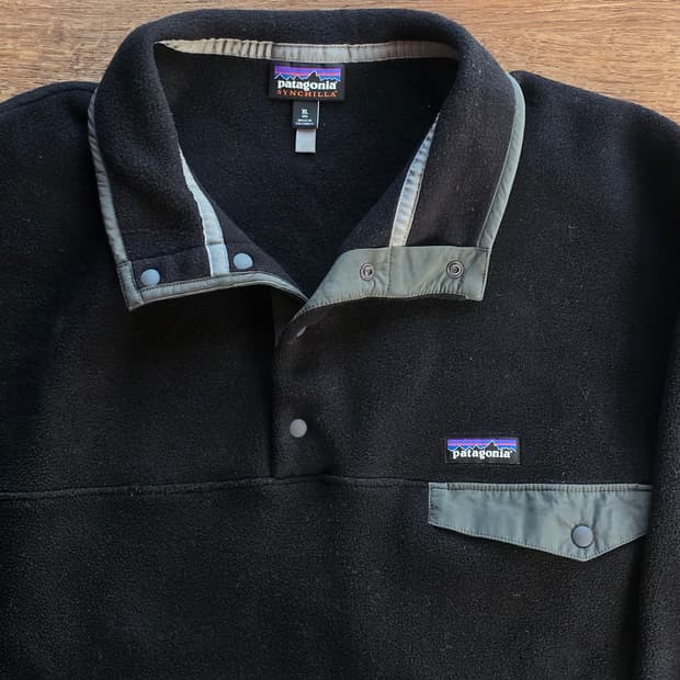 파타고니아 신칠라 스냅티 블랙 포지그레이 XL 라이트웨이트