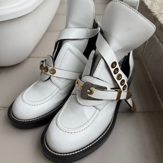 발렌시아가 부츠 화이트 38