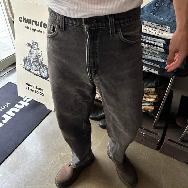 90s Levi’s 550 USA Made Black Denim w28
