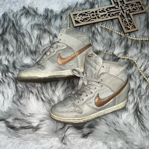 Nike 웨지힐인스니커즈